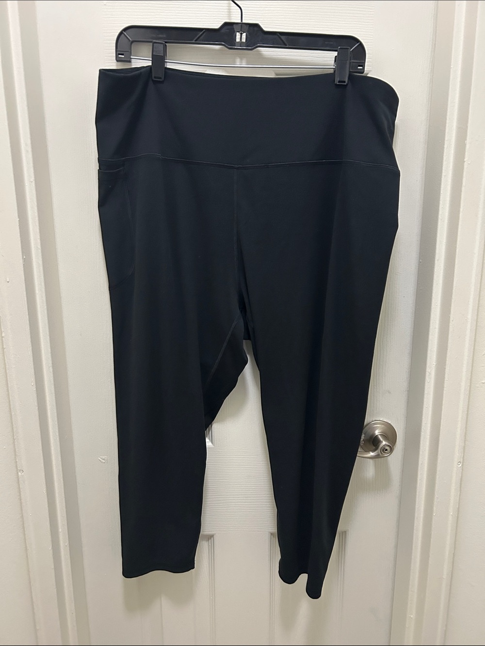 Under Armour Black High-Waist Capri Leggings